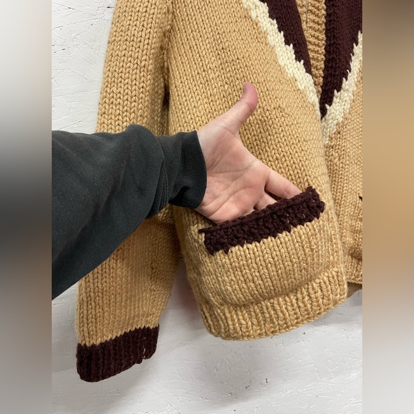 Vintage 1960s/70s Hand Knit Wool Cowichan Full Zip Cardigan Sweater, Fits M/L - Picture 4 of 11